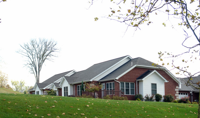 The Woodlands at St. Barnabas in Valencia, PA - Foto de edificio - Building Photo