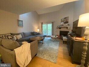 240 Valley Stream Ln, Unit 240 in Chesterbrook, PA - Building Photo - Building Photo