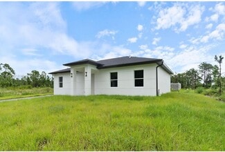 710 Peacock Ave in Lehigh Acres, FL - Building Photo - Building Photo