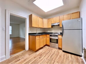 163 Glenwood Ave in Jersey City, NJ - Building Photo - Building Photo