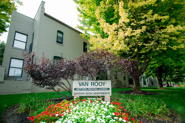 Garden Arch Apartments in Indianapolis, IN - Foto de edificio - Building Photo