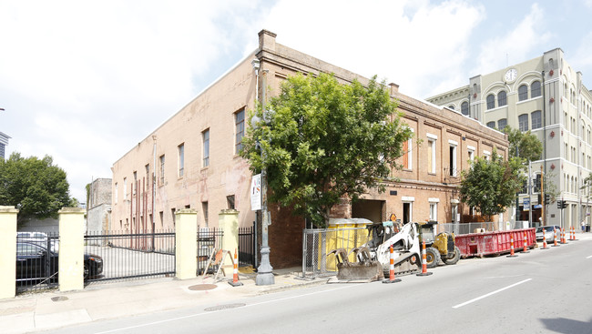 801 Magazine St in New Orleans, LA - Foto de edificio - Primary Photo