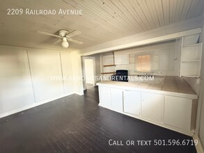 2209 Railroad Ave in North Little Rock, AR - Building Photo - Building Photo