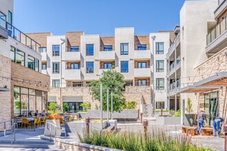 Santal Thousand Oaks in Thousand Oaks, CA - Building Photo - Building Photo