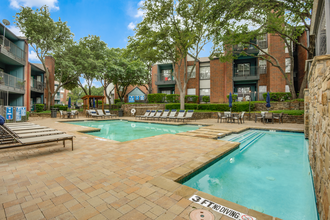 Hyde Park at Valley Ranch in Irving, TX - Building Photo - Building Photo