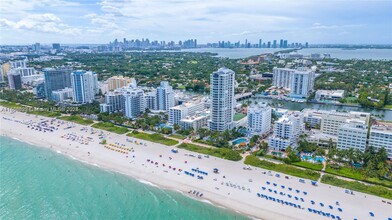 4301 Collins Ave, Unit 609 in Miami, FL - Foto de edificio - Building Photo