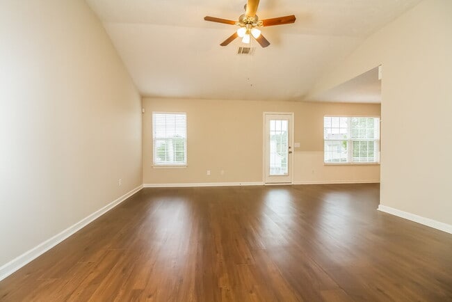 1878 Portway Rd in Spring Hill, TN - Building Photo - Building Photo