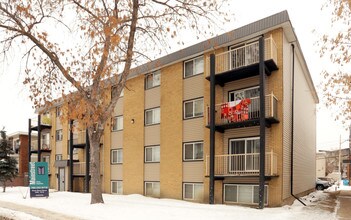 Nicoll Manor in Edmonton, AB - Building Photo - Building Photo