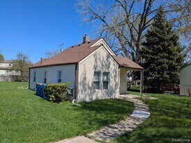 14935 Shirley Ave in Warren, MI - Building Photo