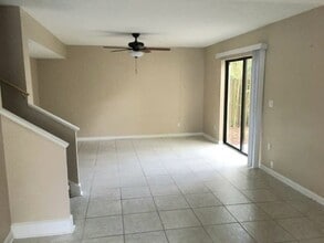 12414 Touchton Dr, Unit 97 in Tampa, FL - Building Photo - Building Photo