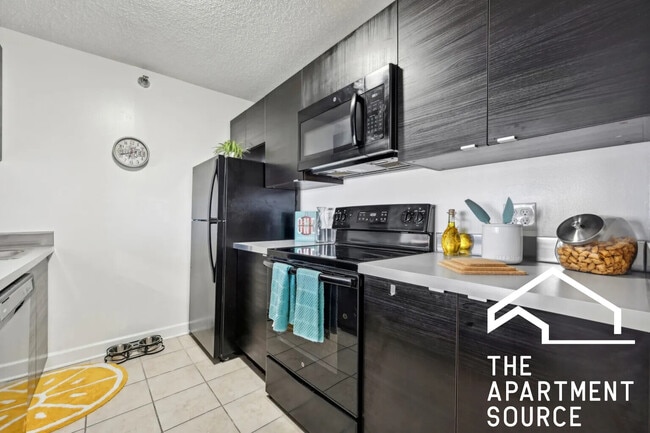 property at 1133 N Dearborn St
