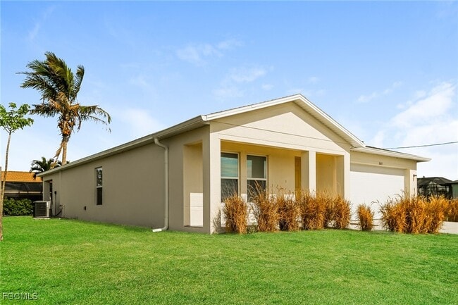 3615 Caloosa Pkwy in Cape Coral, FL - Foto de edificio - Building Photo