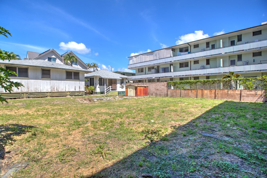 2112 Citron St in Honolulu, HI - Building Photo