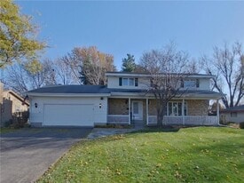 931 Market St S in Shakopee, MN - Building Photo