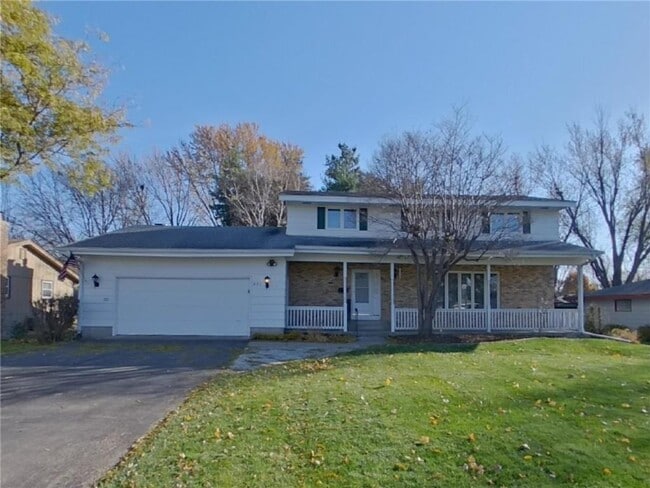 property at 931 Market St S