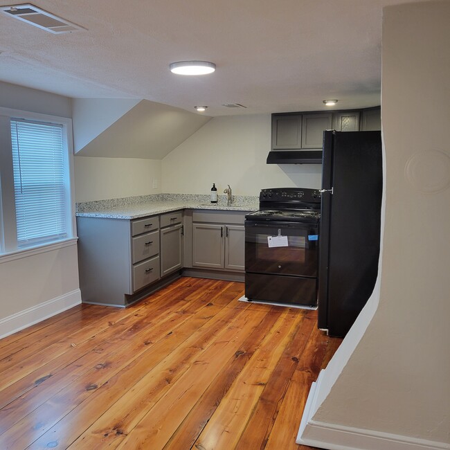 30 W Baltimore St, Unit APT. 30B (2ND FLOOR)