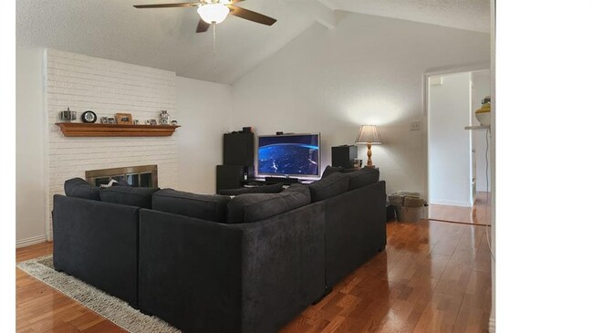 1006 Segundo Dr in Georgetown, TX - Foto de edificio - Building Photo