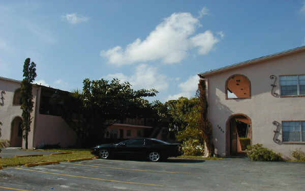 1021 NE 3rd Ave in Pompano Beach, FL - Building Photo - Building Photo