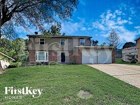 6832 Chilham Dr in Florissant, MO - Building Photo