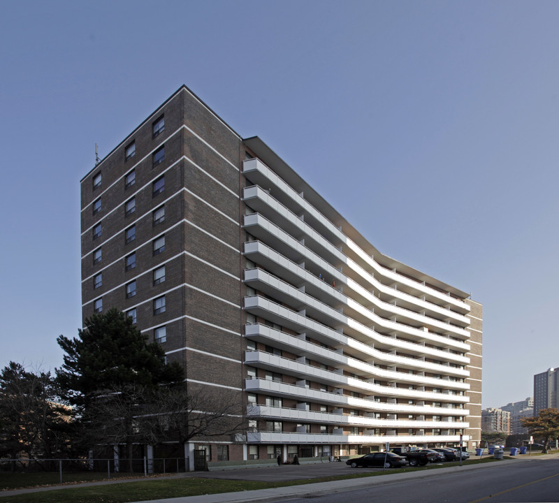 Islington Towers in Toronto, ON - Building Photo