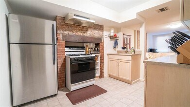 517 Manila Ave in Jersey City, NJ - Building Photo - Building Photo