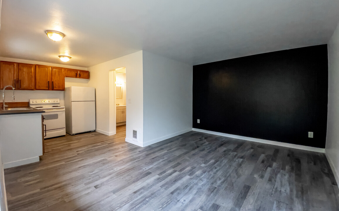 1492 Main St in Buckley, WA - Building Photo