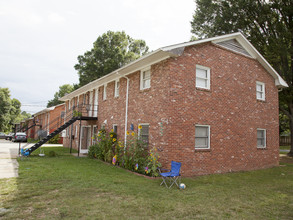 Colonial Estates in Winston-Salem, NC - Building Photo - Building Photo