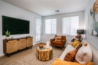 4480 Meadows Ln in Las Vegas, NV - Building Photo - Building Photo