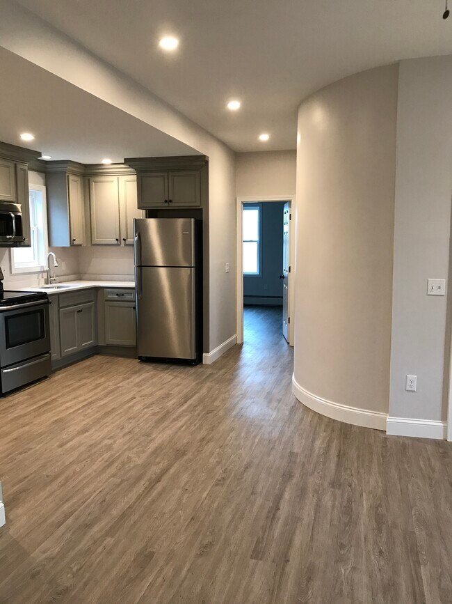 27 Stevenson Rd Rentals in Kittery, ME