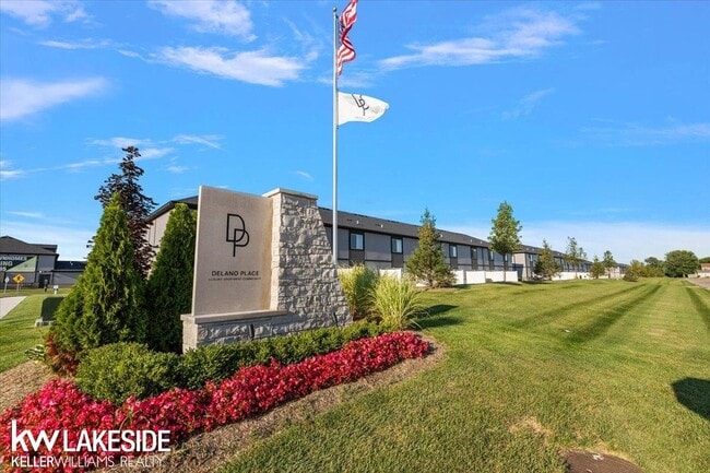 28132 Delano Dr in Chesterfield, MI - Building Photo - Building Photo