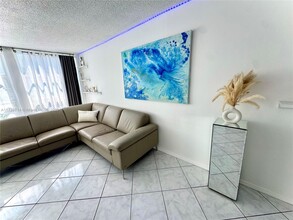 2101 Atlantic Shores Blvd in Hallandale Beach, FL - Building Photo - Building Photo