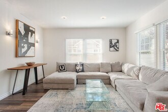 5542 Harold Way in Los Angeles, CA - Building Photo - Building Photo