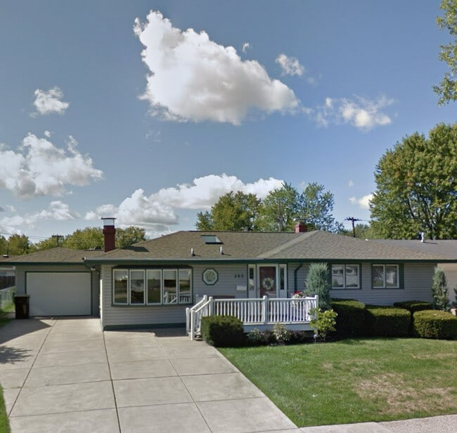 202 Jamaica Rd
