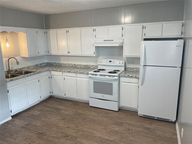 1209 Vance St in Taylor, TX - Building Photo - Building Photo