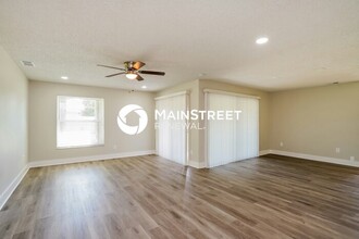 1725 SW 2nd Pl in Cape Coral, FL - Building Photo - Building Photo