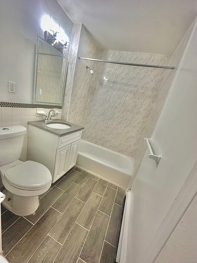 924 Hancock St, Unit 4