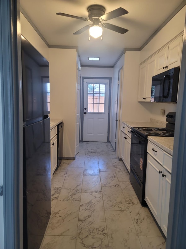 7945 Habersham Ln in Dallas, TX - Building Photo - Building Photo