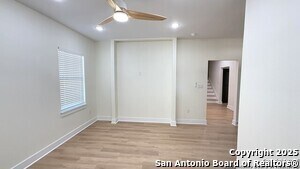 527 Montana St in San Antonio, TX - Building Photo - Building Photo
