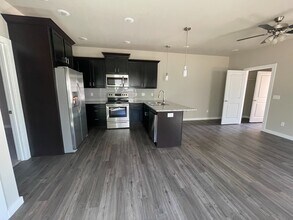 3225 W Sexton St in Springfield, MO - Foto de edificio - Building Photo