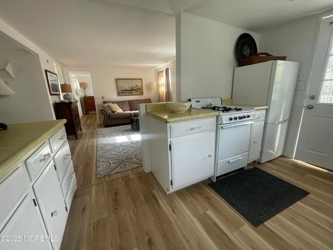 418 Woodland Ln in Avon By The Sea, NJ - Building Photo - Building Photo