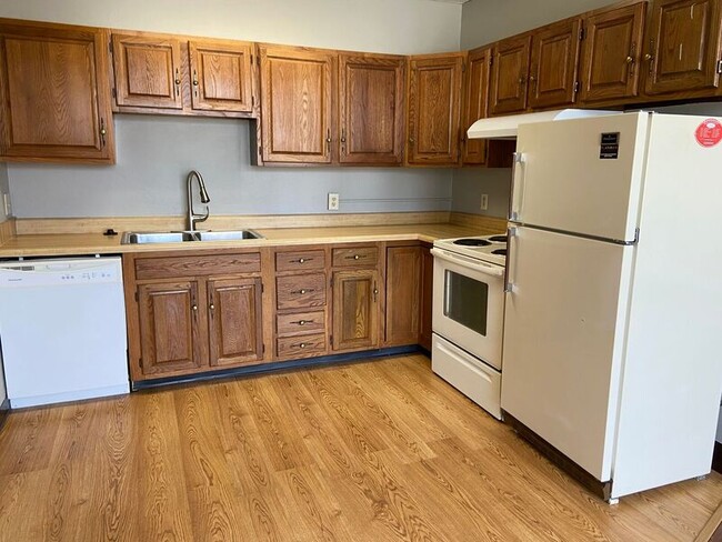 5402 S 77th St in Ralston, NE - Building Photo - Building Photo