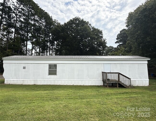 property at 300 Huffstetler Rd