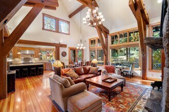 604 Ej Brickell in Truckee, CA - Building Photo - Building Photo