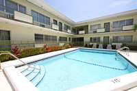 Crestview Apartments in Bay Harbor Islands, FL - Foto de edificio - Building Photo