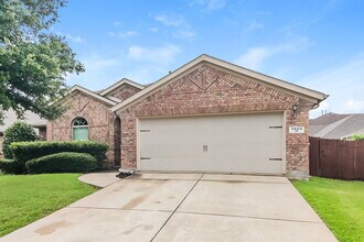 1404 Nightingale Dr in Aubrey, TX - Building Photo - Building Photo