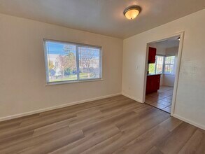 8632 MacArthur Blvd in Oakland, CA - Foto de edificio - Building Photo