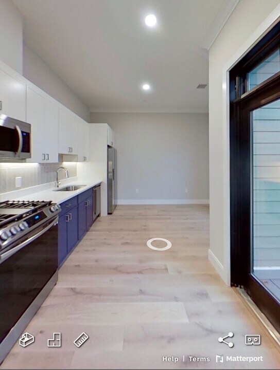 171 Everett St, Unit 2 in Boston, MA - Building Photo