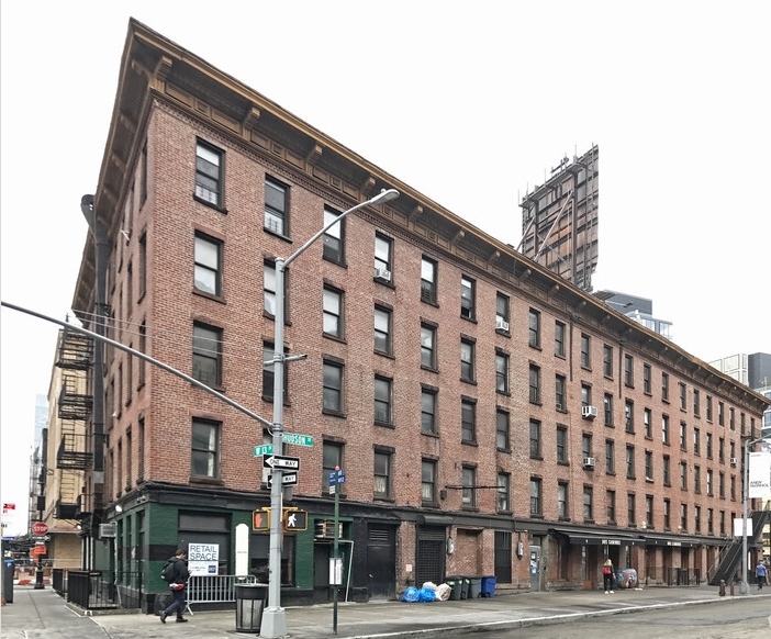 24 9th Ave in New York, NY - Building Photo