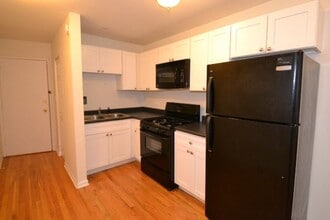 6954 N Sheridan Rd in Chicago, IL - Foto de edificio - Building Photo