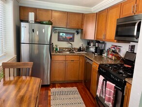 1660 Steele St, Unit 202 in Denver, CO - Building Photo - Building Photo